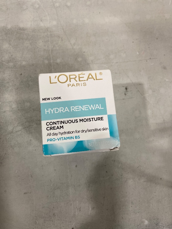 Photo 1 of L'Oréal Paris Hydra-Renewal Continuous Moisture Cream, a rich facial moisturizer specifically formulated for dry and sensitive skin.