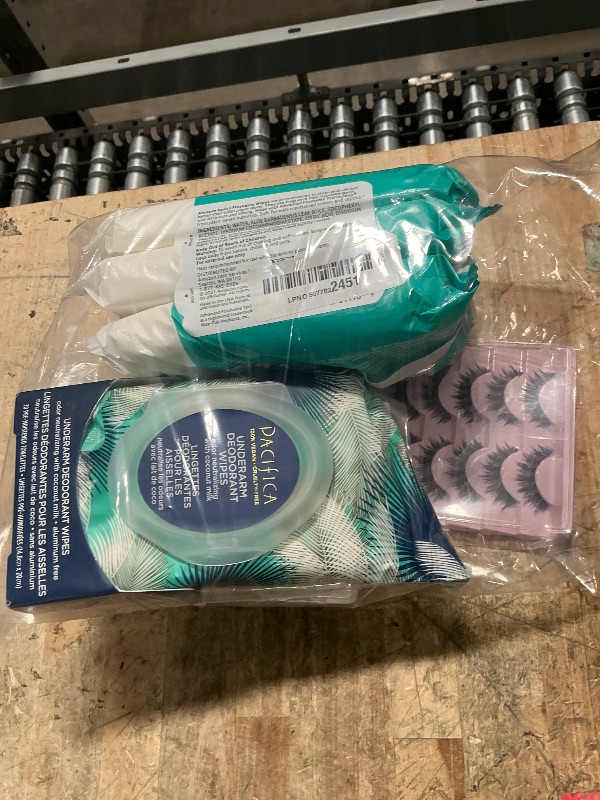 Photo 1 of ** 7 assorted misc items 