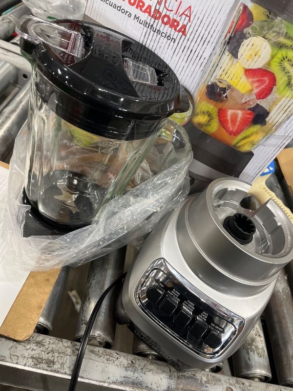 Photo 1 of ***parts only***
BLACK+DECKER PowerCrush Multi-Function Blender with 6-Cup Glass Jar, 4 Speed Settings, Silver