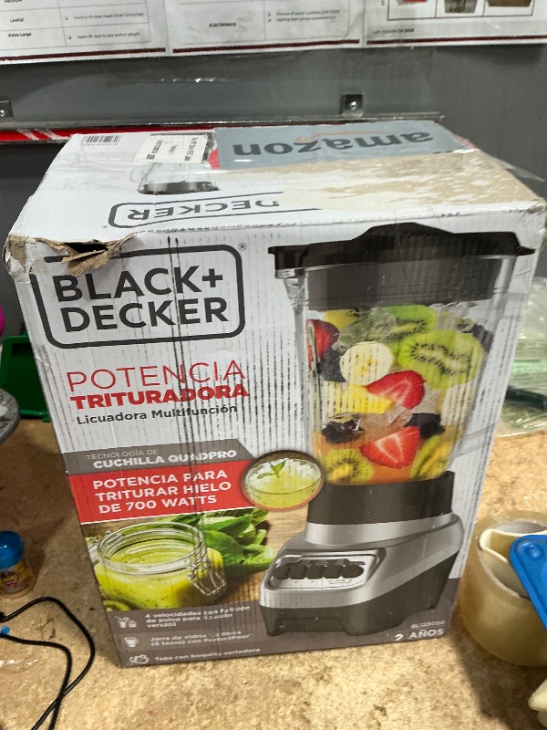 Photo 1 of ***parts only***
BLACK+DECKER PowerCrush Multi-Function Blender with 6-Cup Glass Jar, 4 Speed Settings, Silver