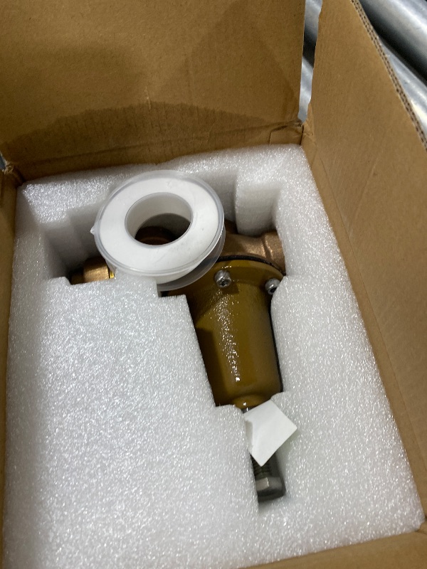 Photo 1 of LF25AUB-Z3 3/4-Inch Water Pressure Reducing Valve for Residential, Commercial, and Industrial Use - Water Pressure Regulator Adjustable 25–75 psi, Max 300 psi