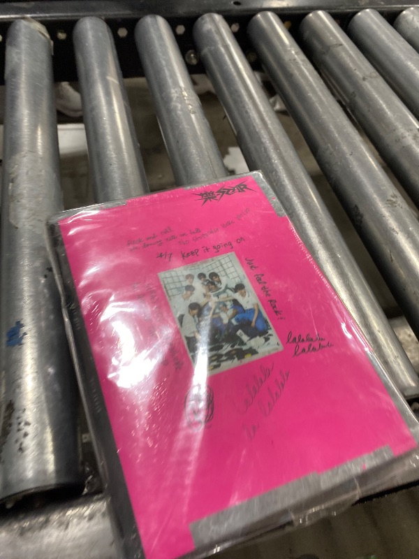 Photo 1 of tray Kids ROCK-STAR 8th Mini Album LiMited STAR + 2 Photobook Set (Ship by DHL)