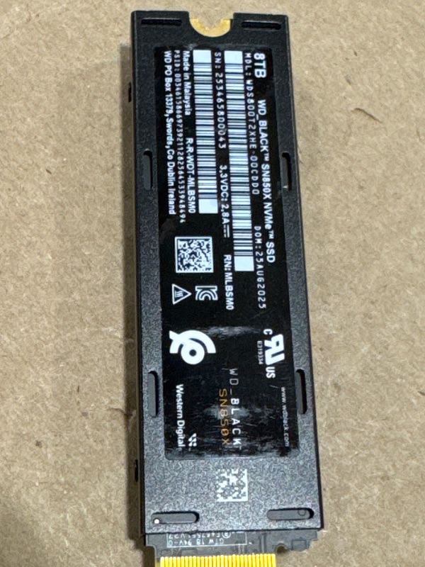 View 3 of DEFECTIVE ,,,,,,,,WD_Black SN850X 8TB NVMe SSD with Heatsink - M.2 2280, Up to 7,300 MB/s Read speeds, Up to 6,300 MB/s Write speeds, Gaming Expansion, High Performance Internal Solid State Drive - WDS800T2XHE