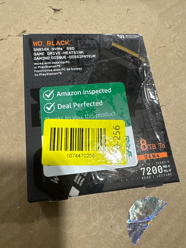 View 2 of DEFECTIVE ,,,,,,,,WD_Black SN850X 8TB NVMe SSD with Heatsink - M.2 2280, Up to 7,300 MB/s Read speeds, Up to 6,300 MB/s Write speeds, Gaming Expansion, High Performance Internal Solid State Drive - WDS800T2XHE