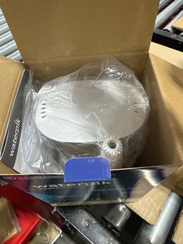 Photo 1 of USED **Waterpik Aquarius Water Flosser For Teeth Cleaning, Gums, Braces, Dental Care, Electric Power With 10 Settings, 7 Tips For Multiple Users And Needs, ADA Accepted, White WP-660, Packaging May Vary