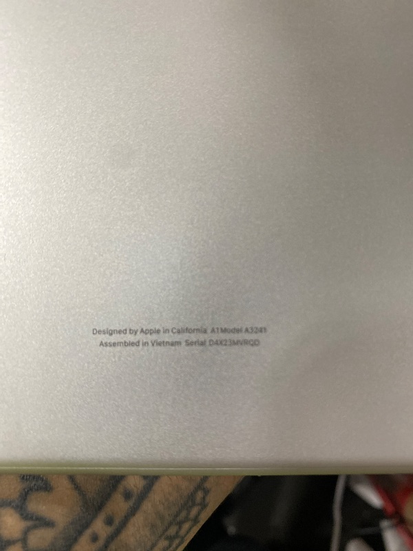 Photo 1 of Apple 2025 MacBook Air 15-inch Laptop with M4 chip: Built for Apple Intelligence, 15.3-inch Liquid Retina Display, 16GB Unified Memory, 256GB SSD Storage, 12MP Center Stage Camera, Touch ID; Starlight