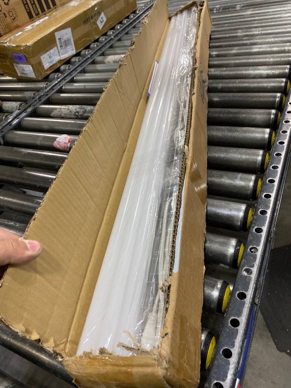 Photo 1 of Barrina (6 Pack LED T5 Integrated Single Fixture, 4FT, 2200lm, 6500K Super Bright White, 20W Utility LED Shop Light, Ceiling and Under Cabinet Light, Corded Electric with ON/Off Switch, ETL Listed