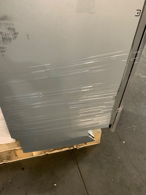 Photo 1 of ***DAMAGED - SEE NOTES/PICTURES***
Miele 24" Stainless Steel Top Control Built In Dishwasher
