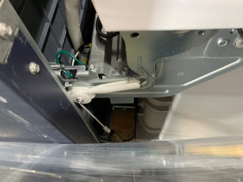 Photo 1 of ***DAMAGED - SEE NOTES/PICTURES***
GE® 24" White Front Control Built-In Dishwasher
