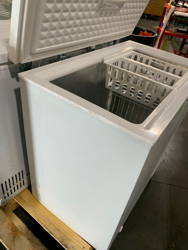 Photo 1 of ***DAMAGED - SEE NOTES/PICTURES***
Element® 5 Cu. Ft. White Chest Freezer
