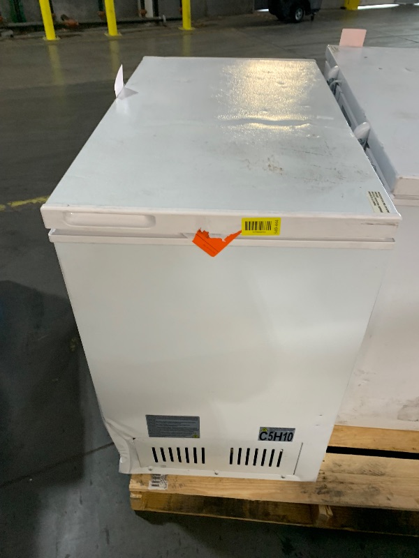 Photo 1 of ***DAMAGED - SEE NOTES/PICTURES***
Element® 5 Cu. Ft. White Chest Freezer
