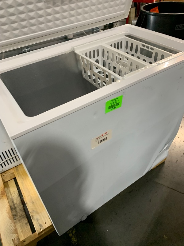 Photo 1 of ***DAMAGED - SEE NOTES/PICTURES***
Element® 5 Cu. Ft. White Chest Freezer
