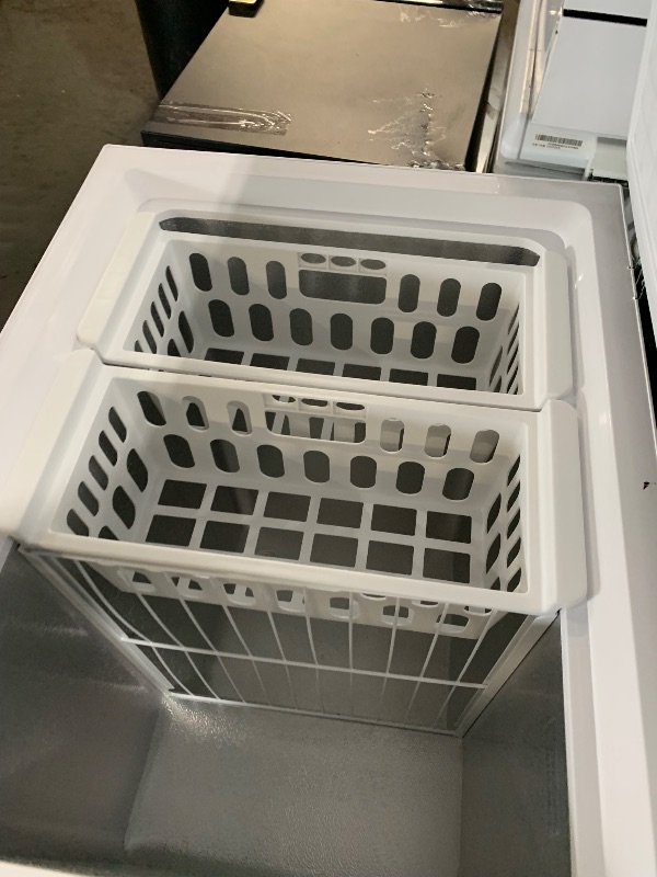 Photo 1 of ***DAMAGED - SEE NOTES/PICTURES***
8.7 cu. ft. Manual Defrost Chest Freezer in White
