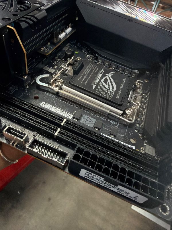 Photo 1 of *See notes* ASUS ROG STRIX Z890-I GAMING WIFI Intel® Z890 LGA 1851 Mini-iTX motherboard, Intel® Core™ Ultra Series 2 Ready, Advanced AI PC-ready, 10+2+1+1 stages, DDR5, WiFi 7, 2x M.2, Thunderbolt™ 4, USB Type-C®