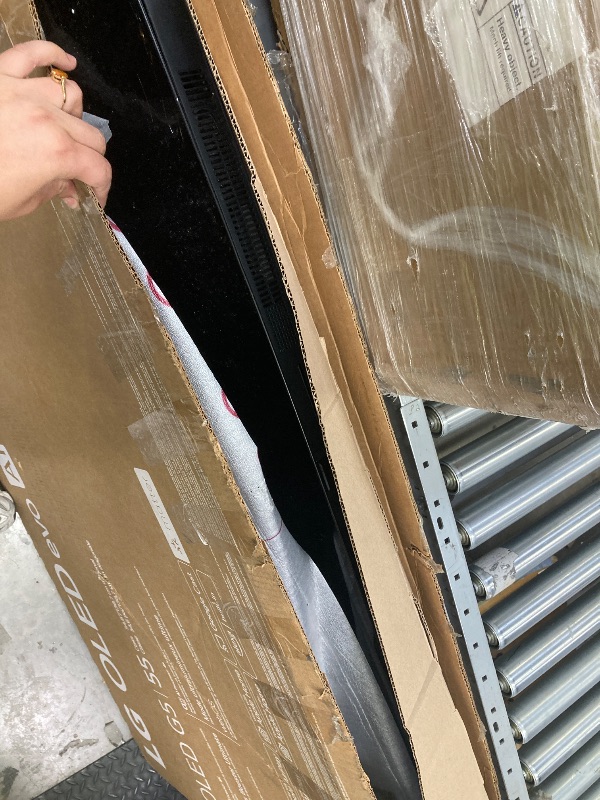 Photo 1 of **The screen is cracked; no returns or refunds accepted.**LG 55-Inch Class OLED evo AI Super Upscaling 4K G5 Series Smart TV w/Dolby Atmos & Vision, HDR10, Filmmaker Mode, Wow Orchestra, Alexa Built-in (OLED55G5WUA, 2025)