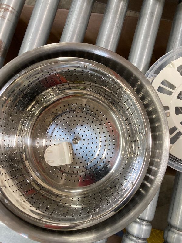 Photo 1 of ***SPINNER DAMAGED -SELLING AS IS *** Zypilatsry 6L-Stainless Steel Salad Rotator, Vegetable Dishwasher,Lettuce Cleaner and Dryer, Kitchen Strainers.