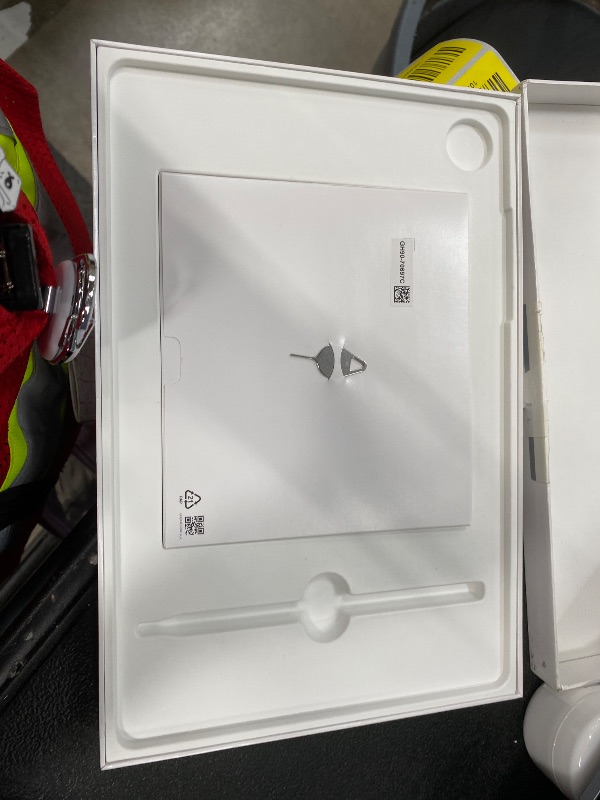 Photo 1 of ***** MISSING THE PENCIL*******Samsung Galaxy Tab S11 512GB WiFi Android Tablet, Dynamic AMOLED 2X Display; 3nm MediaTek Processor, Galaxy AI, IP68, High Performance, Premium 11" AMOLED Screen, Slim, Portable Design, Gray