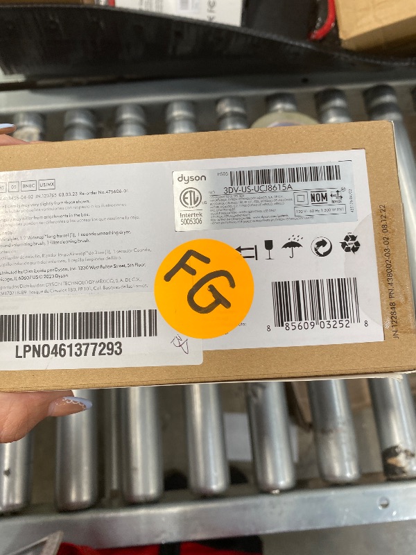 Photo 1 of **** SEALED BY COMPANY*******Dyson Airwrap Origin Multi-Styler, No Heat Damage, 1.2" Barrel, Round Brush, Flyaway Attachment