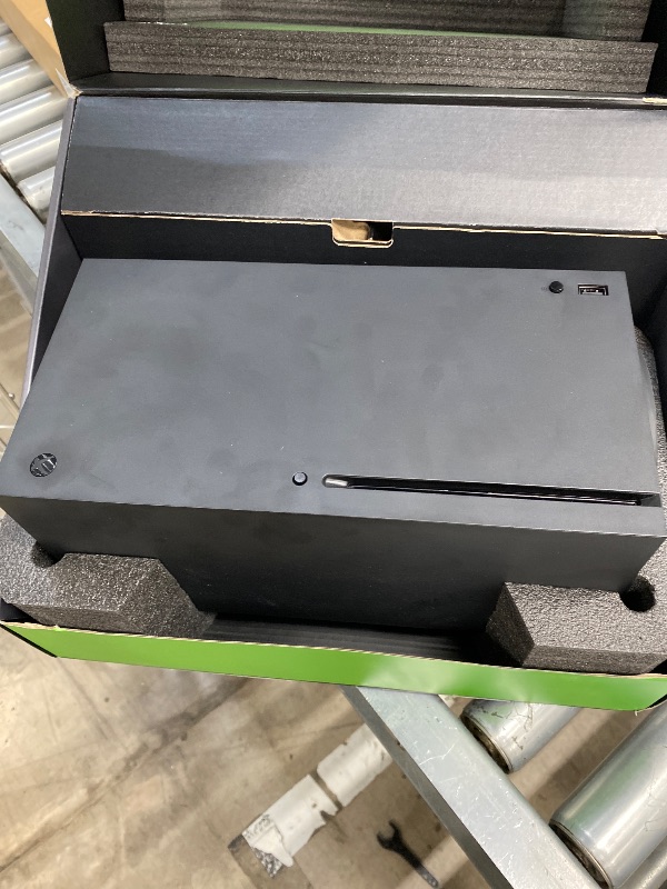 Photo 1 of ***PARTS ONLY****Xbox Series X - Gaming Console - 1TB SSD - Includes Wireless Controller - 4K Gaming - 120FPS - Carbon Black