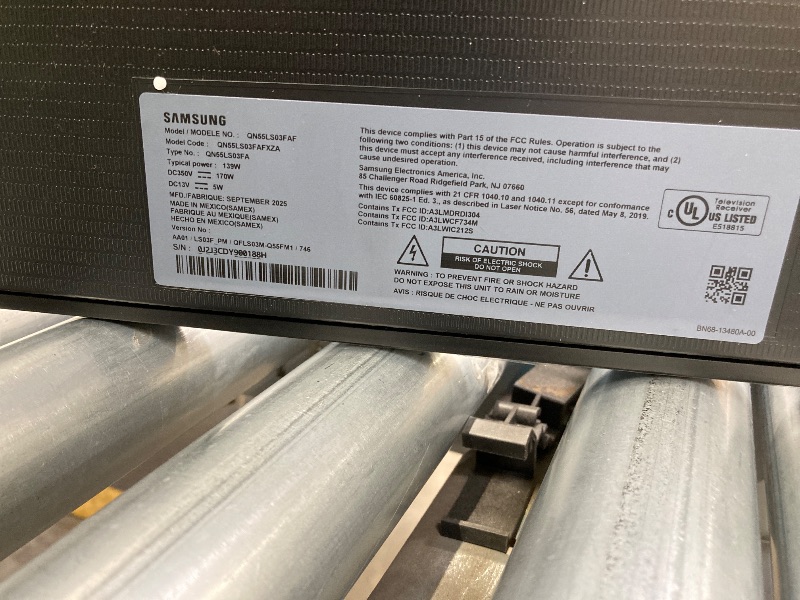 Photo 1 of ***DAMAGED SCREEN -SELLING AS PARTS ONLY*** Samsung 55-Inch Class The Frame LS03F 4K QLED Smart TV (2025 Model) Slim Fit Wall Mount, Modern Frame Design, NQ4 AI Gen2 Processor, Art Mode, Artful Picture Quality, Samsung Vision AI, Alexa Built-in