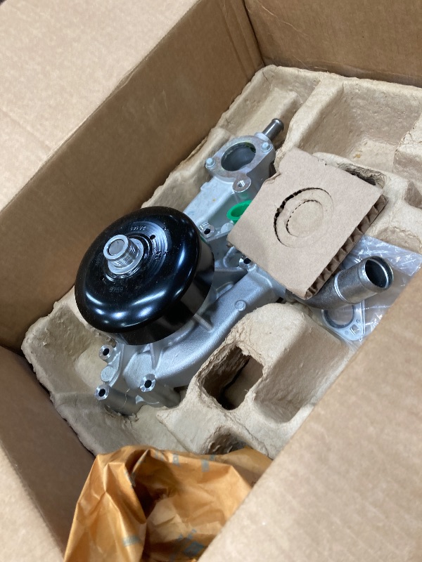 Photo 1 of ***It is used; it is unknown whether any parts are missing, and it is unknown whether it functions 100%.***GM Genuine Parts 251-734 (19207665) Engine Water Pump with Gaskets