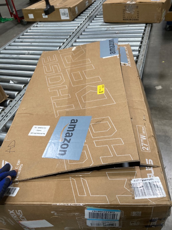 Photo 1 of ****It is broken—one side does not work—and it is being sold for parts; there are no returns, neither of the product nor of the money******ASUS ROG Strix 27” 1080P USB-C Gaming Monitor (XG279CNS) - Full HD, IPS, 380Hz, 0.3ms, Extreme Low Motion Blur Sync,