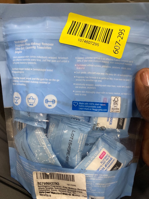 Photo 1 of *** 1 PACK ONLY*** Neutrogena Fragrance-Free Makeup Remover Wipes Singles, Individually Wrapped Face Towelettes, Gently Remove Dirt, Oil, Waterproof Mascara & Makeup, Alcohol-Free Daily Face Wipes for Travel, 20 ct