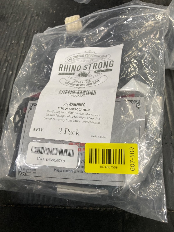 Photo 1 of ***MISSING AIR PUMP -SELLING AS IS *** The Original Rhino Strong Commercial Grade Air Wedge Bag 2.0 Pump Professional Leveling Kit & Alignment Tool Shim Bag in the Popular Medium Size (2 Pack).