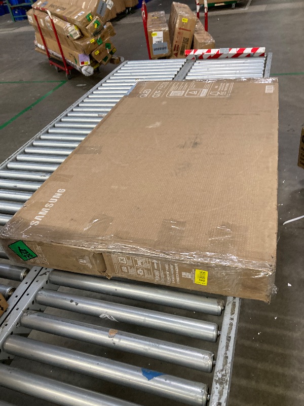 Photo 1 of **NO RETURNS NO REFUNDS-BROKEN-FOR PARTS ONLY****Samsung 55-Inch Class QLED Q7F Series Samsung Vision AI Smart TV (2025 Model, 55Q7F) Quantum HDR, Object Tracking Sound Lite, Q4 AI Gen1 Processor, 4K upscaling, Gaming Hub, Alexa Built-in NO RETURNS. NO RE