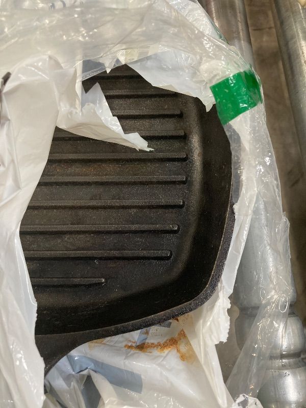 Photo 1 of **NEEDS CLEANING/SOME RUST**Lodge Square Cast Iron Grill Pan 10.5 Inches - Pre-Seasoned Square Skillet - Ridged Burger Grill Pan - Even Heat Distribution - PFAS-Free Non-Toxic Cookware