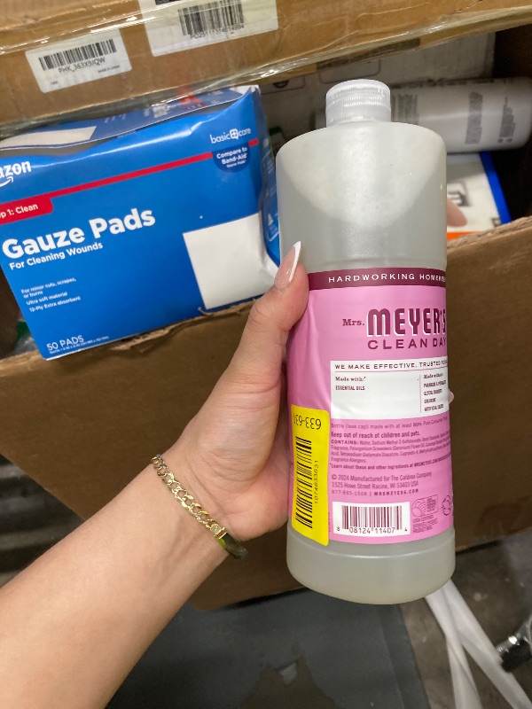 Photo 1 of **ONE BOTTLE**Mrs. Meyer S Clean Day Multi-Surface Everyday Concentrate Peony Scent 32 Fl Oz Bottle EST VALUE 9.99