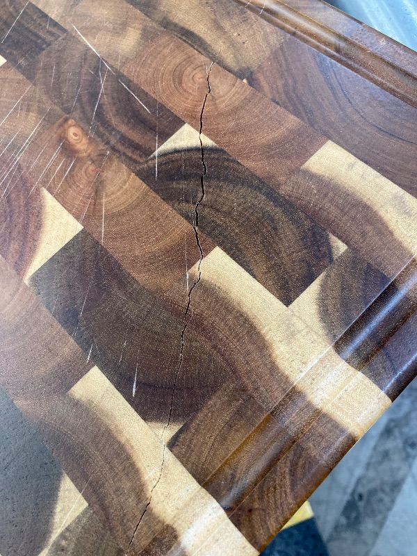 Photo 1 of ***CRACKED***End Grain Cutting Board for Kitchen with Non-slip Feet, Acacia Wood Heavy Duty Checkered Cutting Board Upgraded Chopping Board with Juice Groove & Handle Large Wooden Butcher Block with Gift Box***CRACKED***