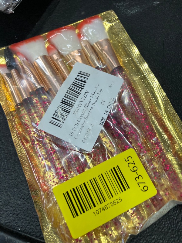 Photo 1 of 10 PCS Crystal Glitter Makeup Brushes, Cute Makeup Brushes Face Cosmetics Blending Synthetic Brush Professional Glitter Brush for Foundation Concealer Shadow Blush Lip
