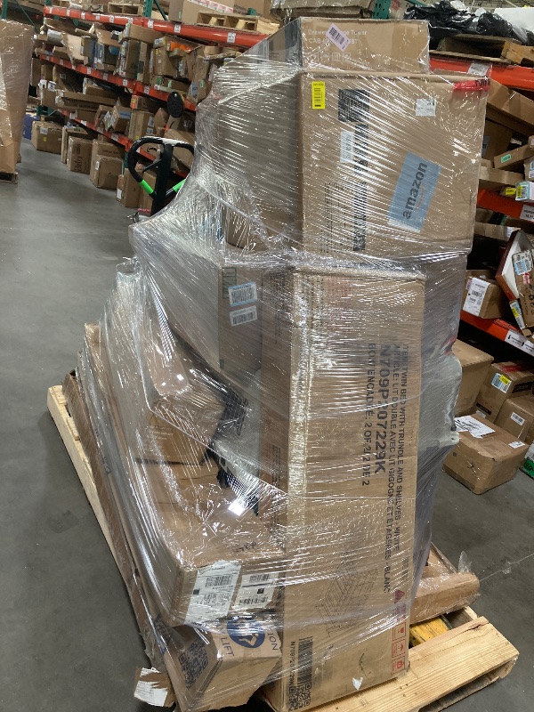 Photo 1 of ****** we  do not accept returns , no  refund ****Appliances: 15 boxes or more. Not everything is the same; these are mostly household items—specifically, items that are not working.
