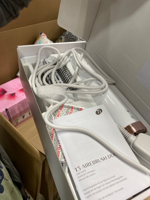 Photo 1 of "T3 AireBrush Duo Interchangeable Hot Air Blow Dry Brush with Two Attachments Includes 15 Heat and Speed Combinations, T3 IonFlow Technology, Volume Booster Switch, Lock-in Cool Shot"