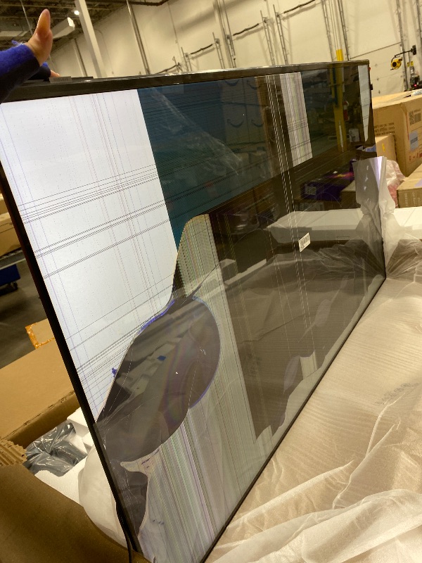 Photo 1 of ****** BROKEN TV****** NO REFUND ***** NO9 REETURN****/*/*/ Samsung 55-Inch Class Crystal UHD U8000F 4K Smart TV (2025 Model) Endless Free Content, Crystal Processor 4K, MetalStream Design, Knox Security, Compatible with Alexa