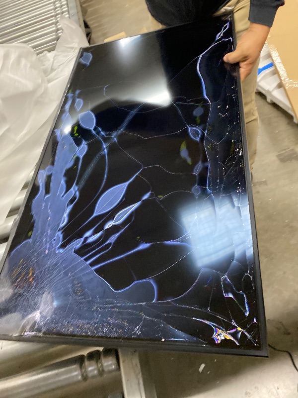 Photo 1 of *****- NO REFUND**** NO RETURN***** BROKEN TV****** SAMSUNG 40-Inch Class Full HD F6000 Smart TV (2025 Model) HDR, Object Tracking Sound Lite, Knox Security, One UI Tizen, Smart TV