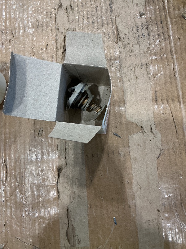 Photo 1 of *MAJOR DAMAGE*
MotoRad 7281-180 Fail-Safe Thermostat Engine Coolant Thermostat Fits Toyota Camry 88–17 Corolla 00–19 RAV4 01–18 Sienna 98–20 HighLander 01–19 Avalon 95–18 Tacoma 95-04 4Runner 96-02 Matrix 03-14