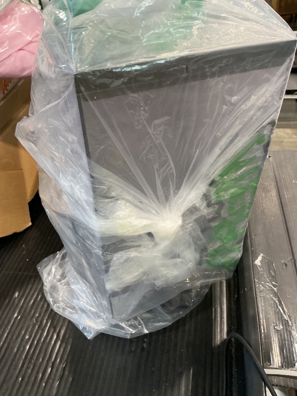 Photo 1 of **Might be leaking water**
K Cup Coffee Maker With Bold Setting, Single Serve Hot & Iced Coffee Maker for K-Cup and Grounds, 52 Oz Removable Water Tank, 6 to 14oz Brew Size, Pod Coffee Machine With Reusable Filter,(Black)