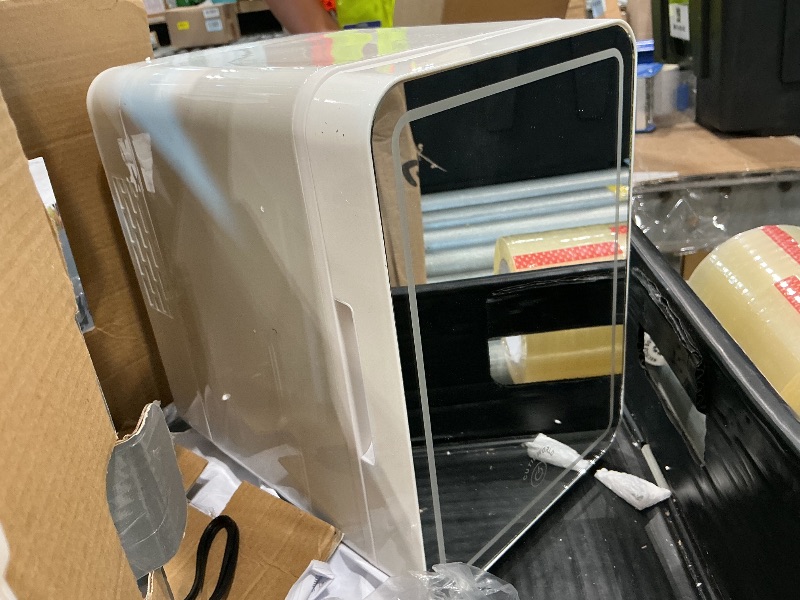 Photo 1 of [UNTESTED] CUTIEWORLD 4L Mini Fridge for Skincare & Makeup – LED, Cream White