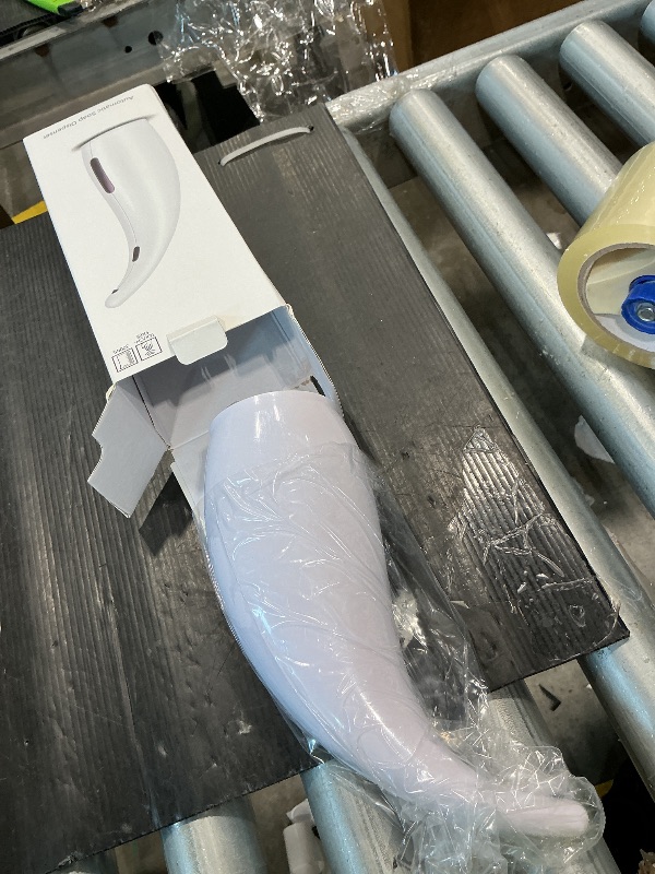 Photo 1 of **UNTESTED**
Soap Dispenser,Touchless Bath Kitchen Countertop Automatic Soap Dispenser with Infrared Motion Sensor,IPX6 Waterproof.Perfect for Bathroom and Kitchen.