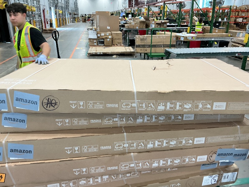 Photo 1 of ***UPDATED 6/14*** Samsung 85-Inch Class Crystal UHD U8000F 4K Smart TV (2025 Model) Endless Free Content, Crystal Processor 4K, MetalStream Design, Knox Security, Alexa Built-in