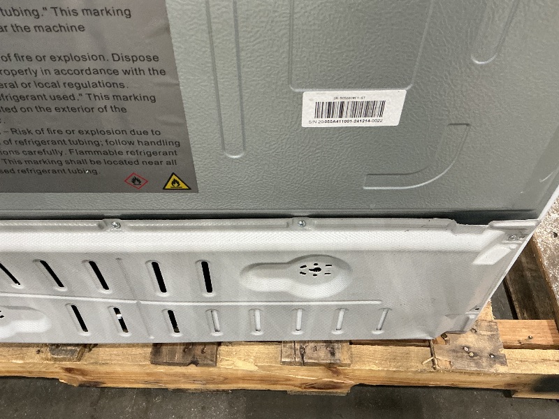 Photo 1 of ***FINAL SALE NO RETURN *** BLACK+DECKER 24 Cu. Ft. Top Mount Refrigerator with Freezer, 2 Door Refrigerator with Top Freezer and Adjustable Temperature Control, Full Size Kitchen Refrigerator, BR2400JW, White