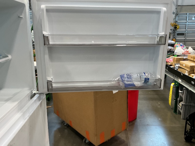 Photo 1 of ***FINAL SALE NO RETURN *** BLACK+DECKER 24 Cu. Ft. Top Mount Refrigerator with Freezer, 2 Door Refrigerator with Top Freezer and Adjustable Temperature Control, Full Size Kitchen Refrigerator, BR2400JW, White