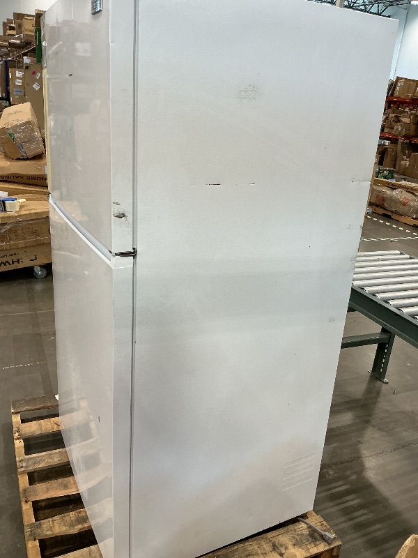 Photo 1 of ***FINAL SALE NO RETURN *** BLACK+DECKER 24 Cu. Ft. Top Mount Refrigerator with Freezer, 2 Door Refrigerator with Top Freezer and Adjustable Temperature Control, Full Size Kitchen Refrigerator, BR2400JW, White