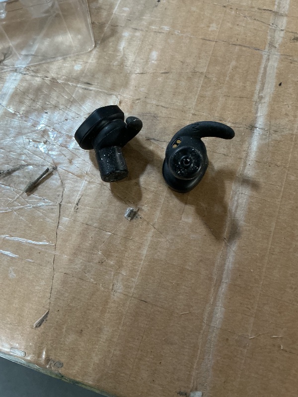 Photo 1 of ** very dirty **
WALKER'S Silencer 2.0 Rechargeable Wireless Electronic Sound Suppression Hearing Enhancement & Protection Earbuds for Shooting & Hunting, Includes USB Charging Dock
