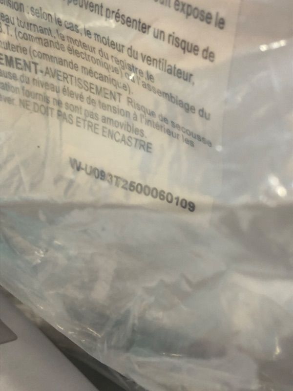 Photo 1 of **BACK IS DENTED*SOLD FOR PARTS* Nostalgia Retro 1000W Microwave Oven 1.1 Cu Ft Capacity – Child Safety Lock, 8 Auto-Cook Settings – Countertop Kitchen Appliance – Pink