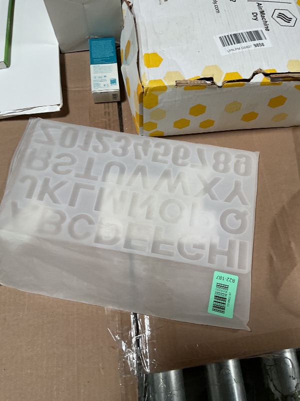 Photo 1 of *** MISSING KEYCHAINS ***Reversed Resin Casting Alphabet Mold, Sturdy Letter & Number Silicone Mold for Epoxy Crafts, Resin Keychains, Crayons, Soap, Clay Crafts, 40 Keychain Rings (20 Gold & 20 Silver) Included