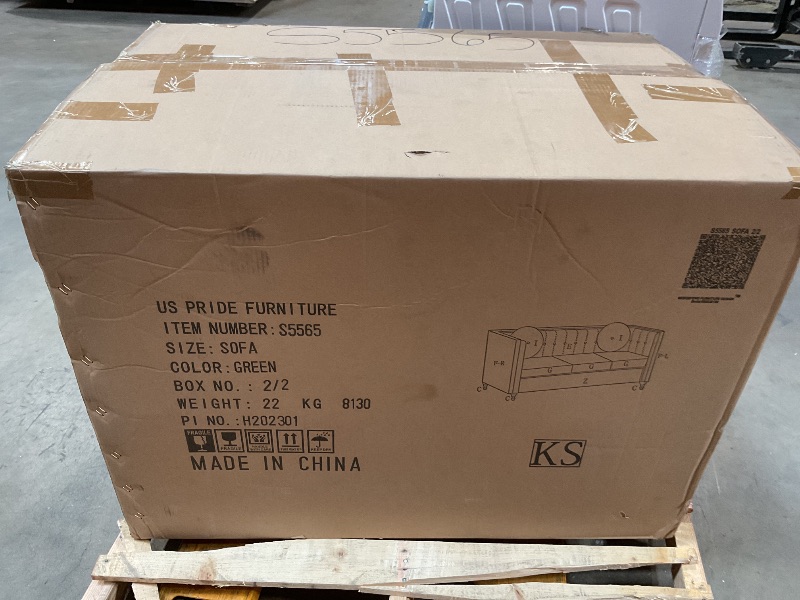 Photo 1 of *** BOX 2 ONLY***Container Furniture Direct Novara Velvet Comfy Three Seater Living Room Furniture Modern Mid Century Couch Chesterfield Sofa for Apartment, Bedroom, and Office, Green