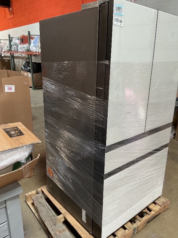 View 6 of *** MAJOR DAMAGE***Samsung 29 Cu. Ft. Bespoke 4-Door French Door Refrigerator with Beverage Center, White Glass, RF29BB860012AA